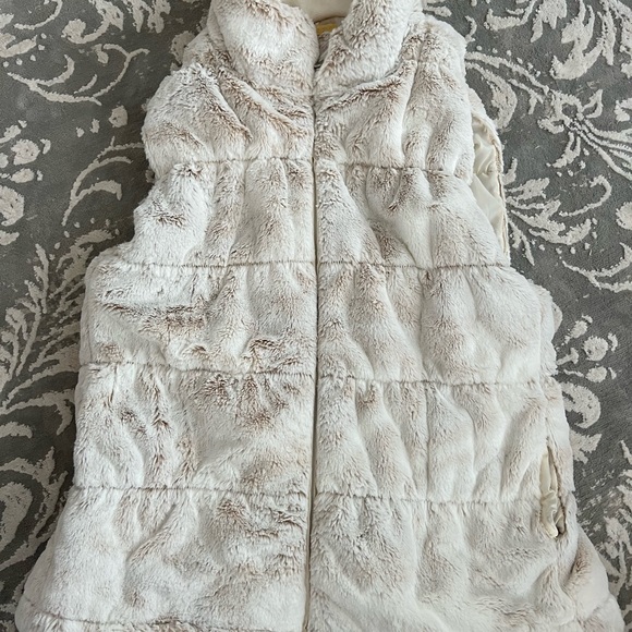 Faux fur vest - Picture 3 of 3